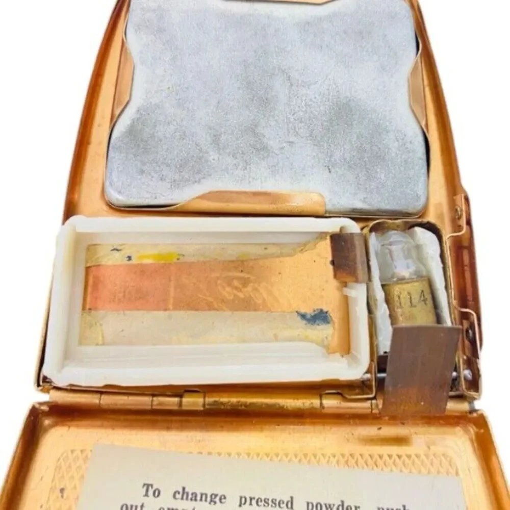 LOVELITE Lighted Makeup Compact Mid Century Original Case Gold Toned Flower READ